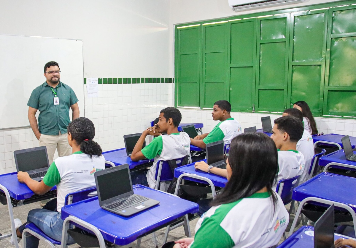 Profissionais convocados irão reforçar escolas estaduais em diversas regiões