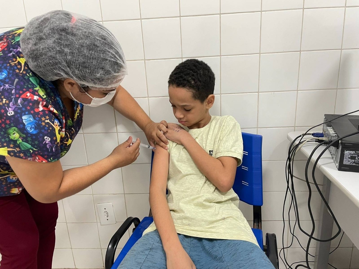 Vacinação contra HPV avança, mas adesão entre meninos ainda é desafio