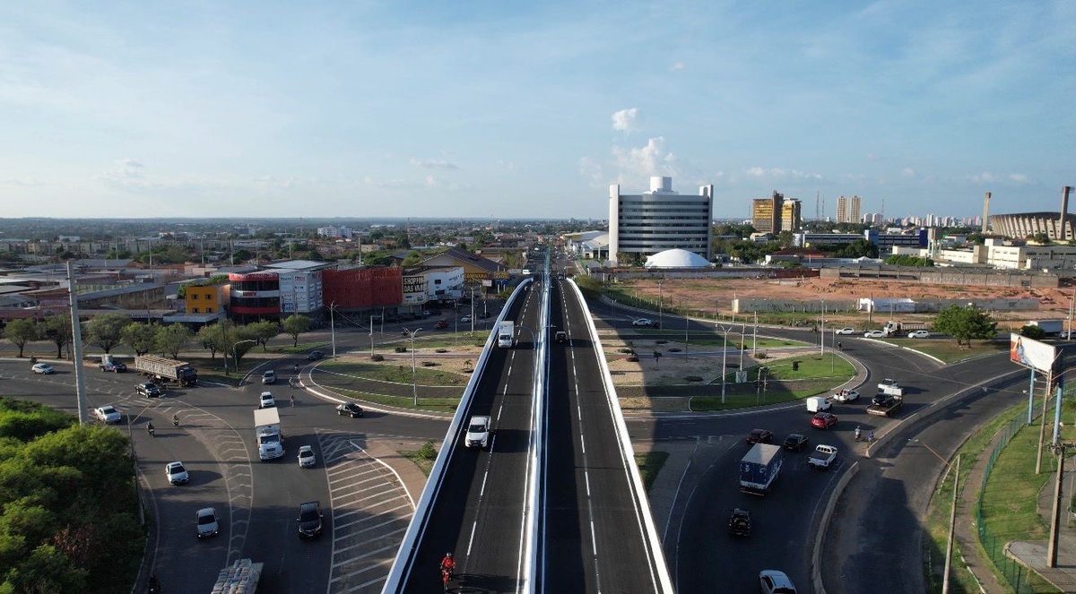 Viaduto passa por melhorias para aumentar segurança e fluidez no trânsito