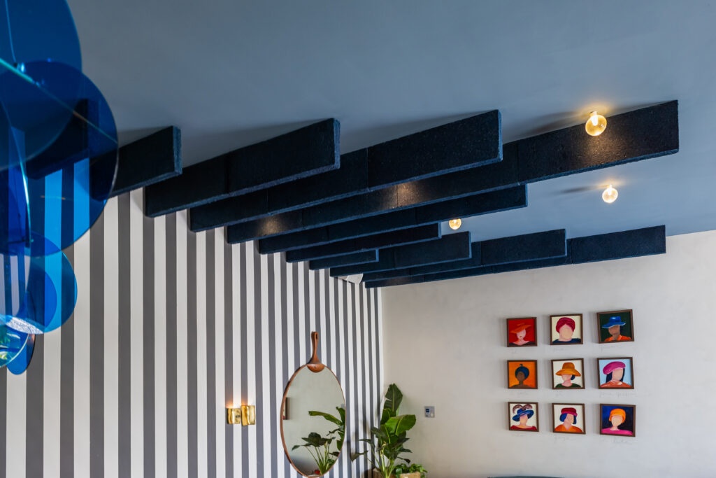 Bar da CASACOR Piauí 2025 utiliza material para criar ambiente inovador