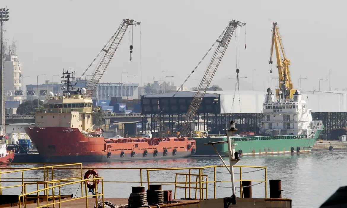 Decisão judicial suspende cobrança sobre exportação de petróleo