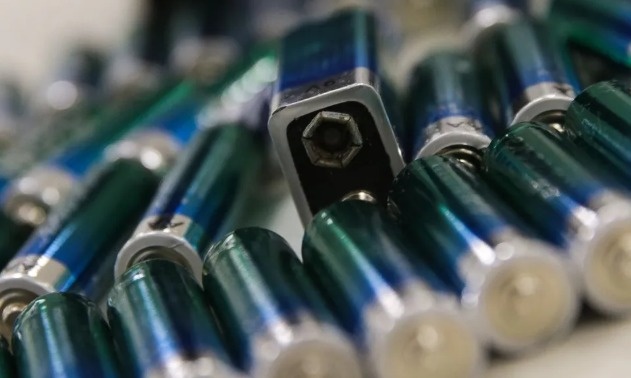 Descarte inadequado de eletrônicos amplia impacto ambiental no país