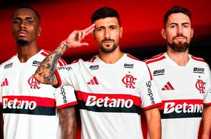 Flamengo lança nova camisa branca; venda começa a partir de R$ 449,99 (Foto: Divulgação)