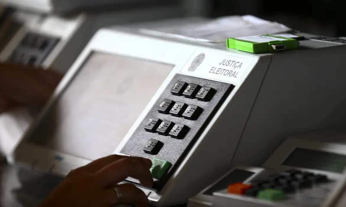 governadores disputam reeleição