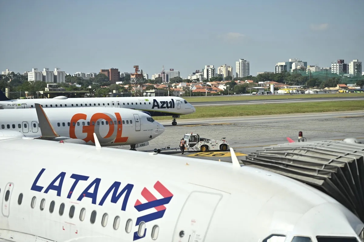 Governo cria linha de crédito para aliviar custos de companhias aéreas