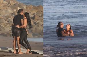Kim Kardashian e Lewis Hamilton em praia de Malibu na última terça-feira (21) (Foto: Reprodução/TMZ)
