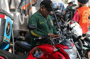 Nova regra reconhece risco e amplia proteção a motociclistas profissionais (Foto: Fabio Rodrigues-Pozzebom/ Agência Brasil)