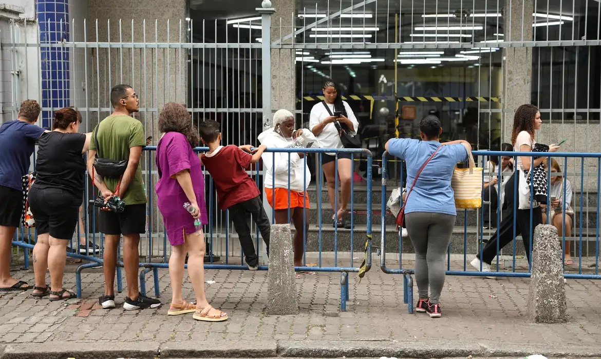 Prazo para solicitar isenção da taxa do Enem 2026 termina nesta sexta-feira