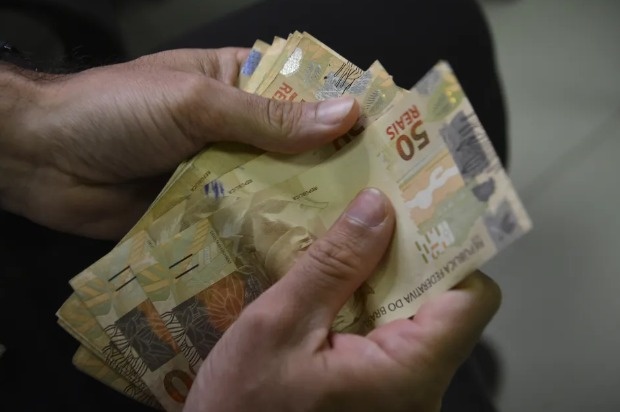 Programa deve ampliar renegociação e impor limites ao uso de crédito caro