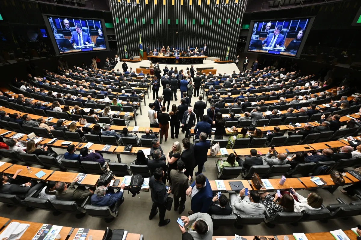 Proposta prevê redução gradual da jornada até 2030