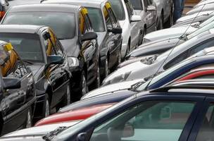 01/06/2023 - Brasília - Concessionárias registram queda na venda de carros usados depois da redução do IPI para veículos novos. Foto feita em 26 de Dezembro de 2008 Foto: Marcello Casal Jr./Agência Brasil/Arquivo (Foto: © Marcello Casal Jr./Agência Brasil/Arquivo)