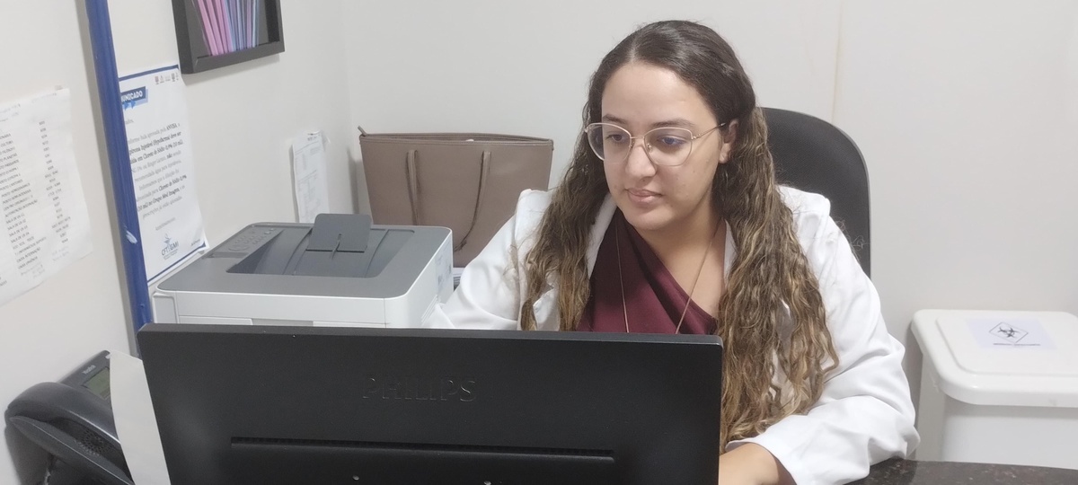 A médica Viviane faz alerta sobre o avanço da dengue
