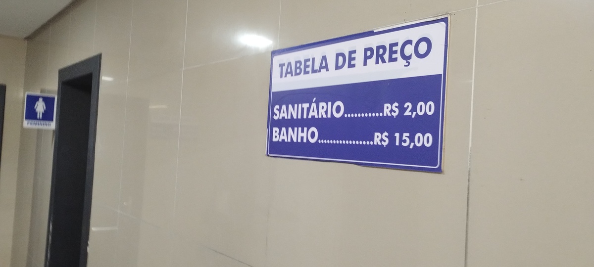 Com esses preços, melhor fazer xixi na moita. E banhar, nem pensar