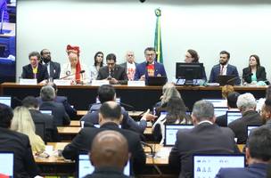 Comissão da Câmara aprovou proposta que prevê fim da escala 6x1 no país. (Foto: Reprodução)