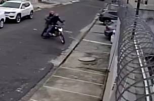 Criminosos perseguiram a vítima em uma via pública (Foto: Reprodução)