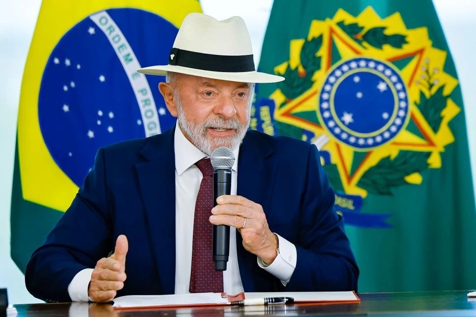 Governo Lula acionou o STF contra lei que reduz penas por crimes antidemocráticos.