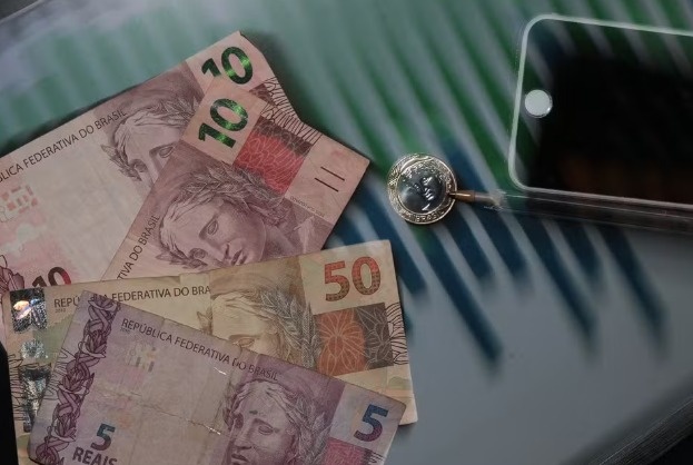 Governo quer usar recursos esquecidos em bancos para bancar renegociação de dívidas.