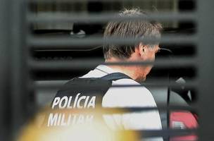 Jair Bolsonaro chega em casa para cumprir prisão domiciliar (Foto: Gabriela Biló/Folhapress)