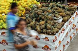 Leite, carnes e medicamentos lideraram a alta de preços em abril. (Foto: REUTERS/Paulo Whitaker)
