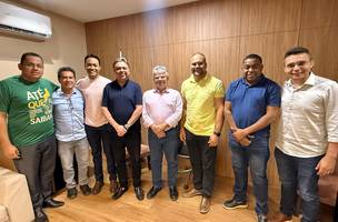 Lideranças de Floriano participaram de reunião com Júlio Arcoverde. (Foto: Reprodução)