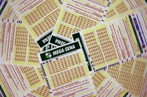 Mega-Sena pode pagar R$ 60 milhões no concurso desta quinta-feira. (Foto: Marcello Casal JrAgência Brasil)