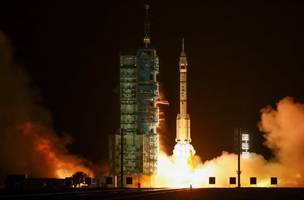 Missão Shenzhou-23 é mais um passo da China rumo à exploração lunar. (Foto: REUTERS/Maxim Shemetov)