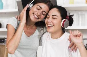 Músicas para usar de homenagem no Dia das Mães (Foto: Freepik)