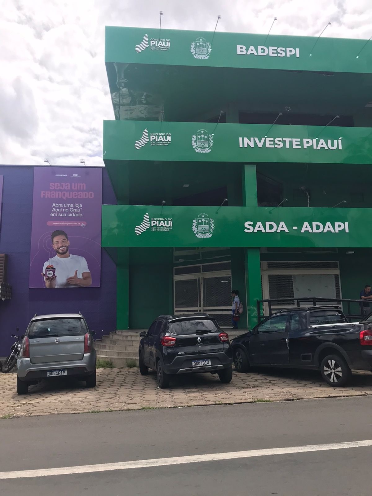 Olha aí o espaço do desperdício de dinheiro