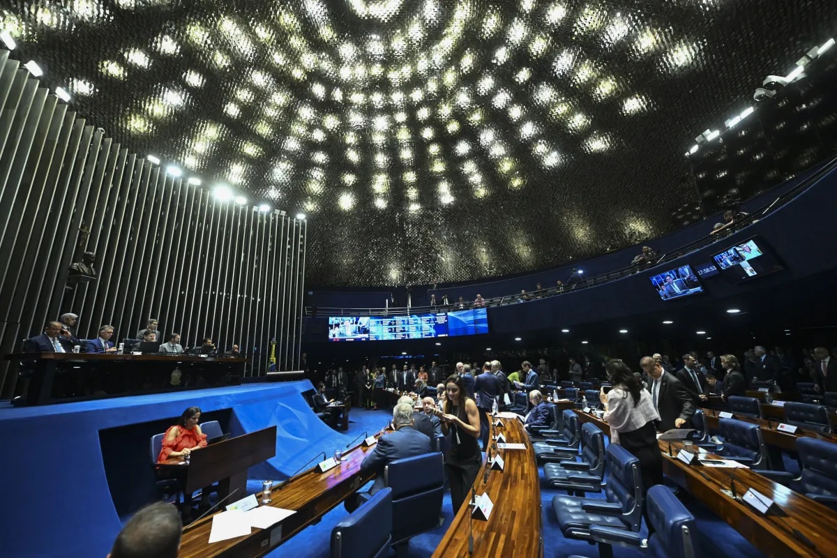 Presidente do Senado sinaliza abertura para analisar proposta sobre jornada de trabalho