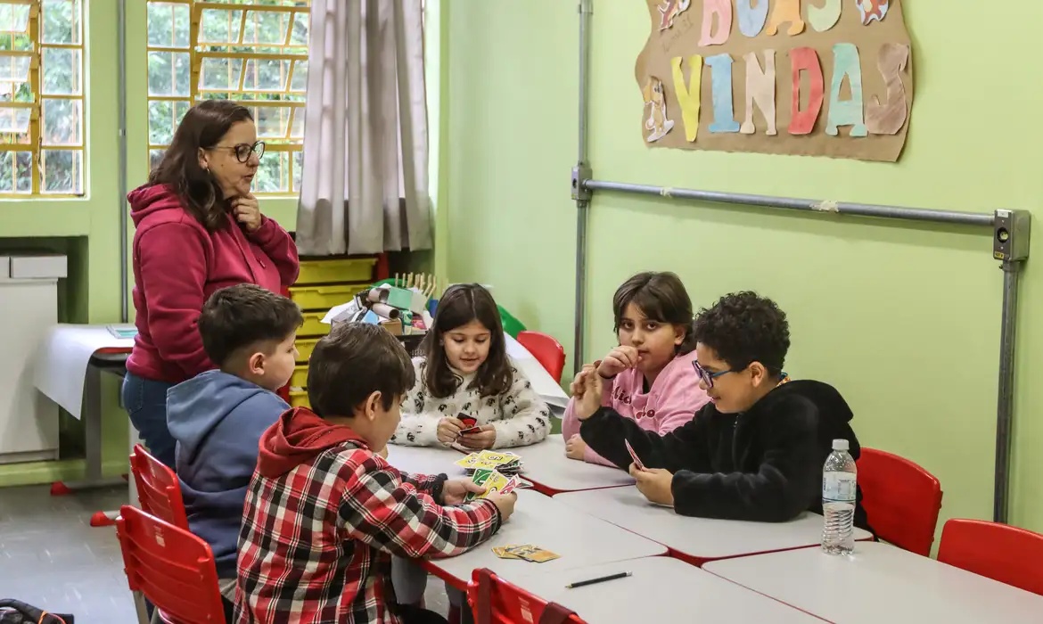 Projeto que cria política para estudantes superdotados