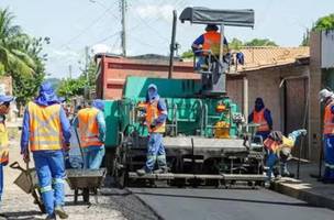 Ruas e avenidas de Teresina recebem obras de tapa-buracos e asfaltamento (Foto: Secom/PI)