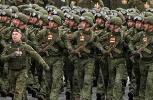 Soldados na guerra (Foto: AFP)