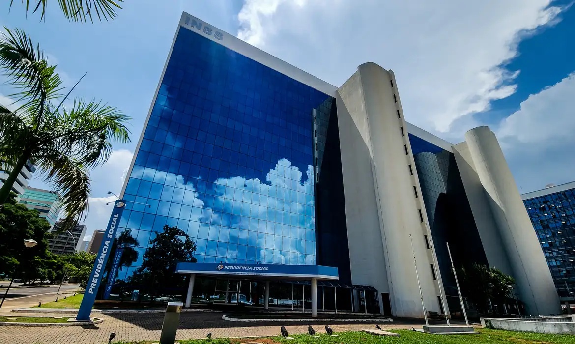 STF encerra disputa sobre revisão que poderia aumentar aposentadorias do INSS.