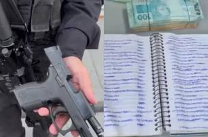 Armas e dinheiro vivo foram apreendidos durante a operação (Foto: Denarc)