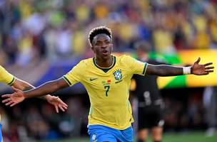Brasil enfrenta o Haiti às 21h30 (Foto: André Mourão)