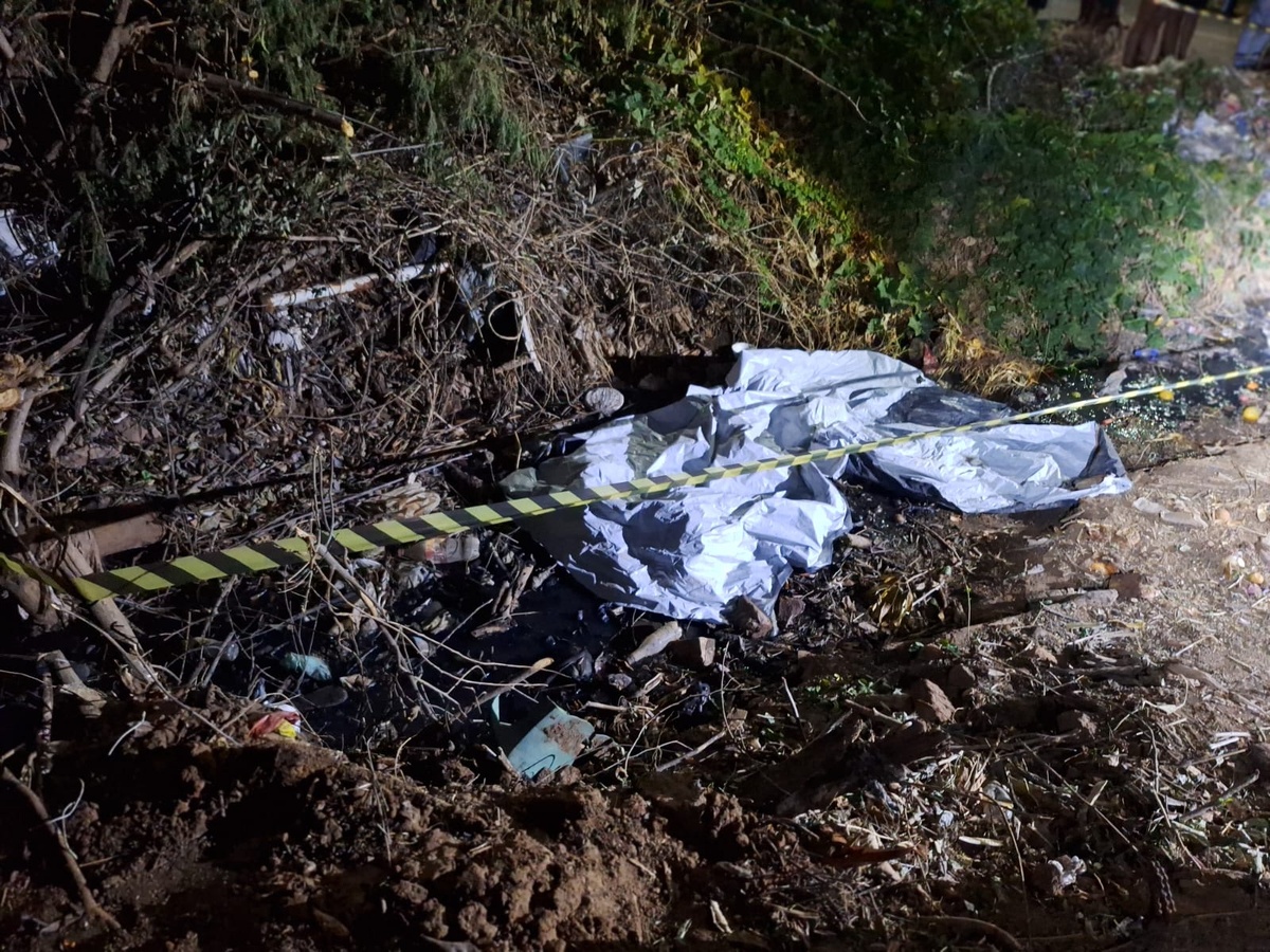 Corpo foi encontrado nos fundos da residência onde mora a família da criança
