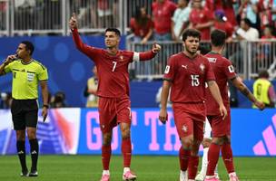 Cristiano Ronaldo entra em campo neste sábado (Foto: AFP)