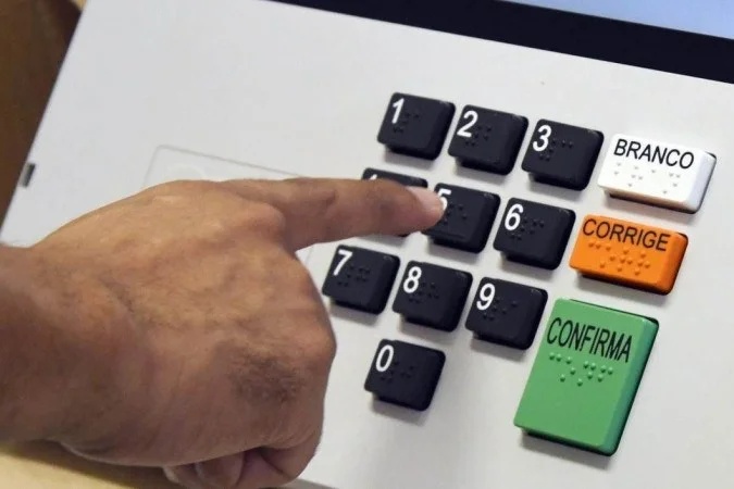 Distribuição do Fundo Eleitoral concentra recursos nas maiores legendas do país.