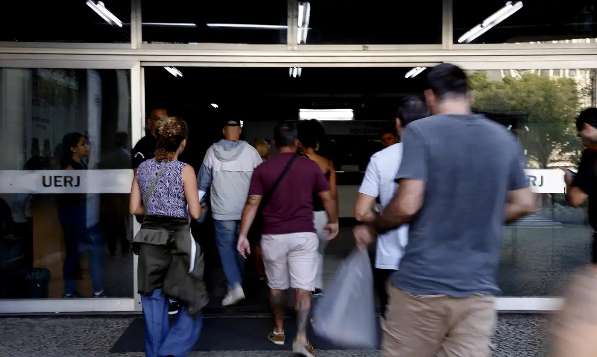 Estudantes já podem consultar vagas do Sisu+, nova etapa para ingresso no ensino superior público.