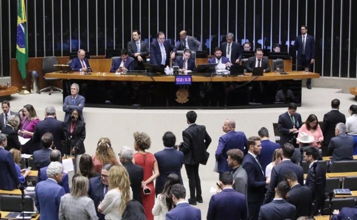 Pesquisa indica baixa lembrança dos eleitores sobre votos e parlamentares eleitos em 2022.