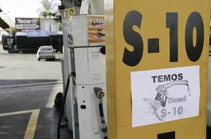 Petrobras passa a aplicar subsídio federal de R$ 1,12 por litro de diesel. (Foto: Arquivo/Agência Brasil)