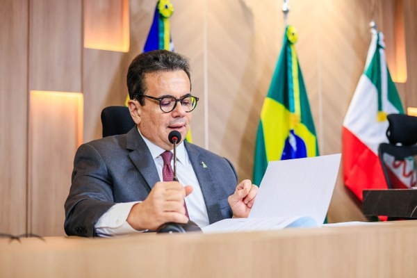 Proposição é de autoria de Henrique Pires (MDB) e agora segue a plenário