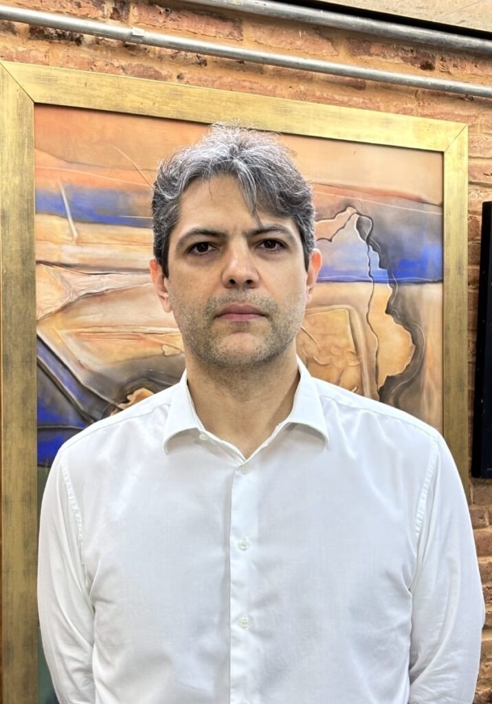 Raphael Veloso Nunes Martins