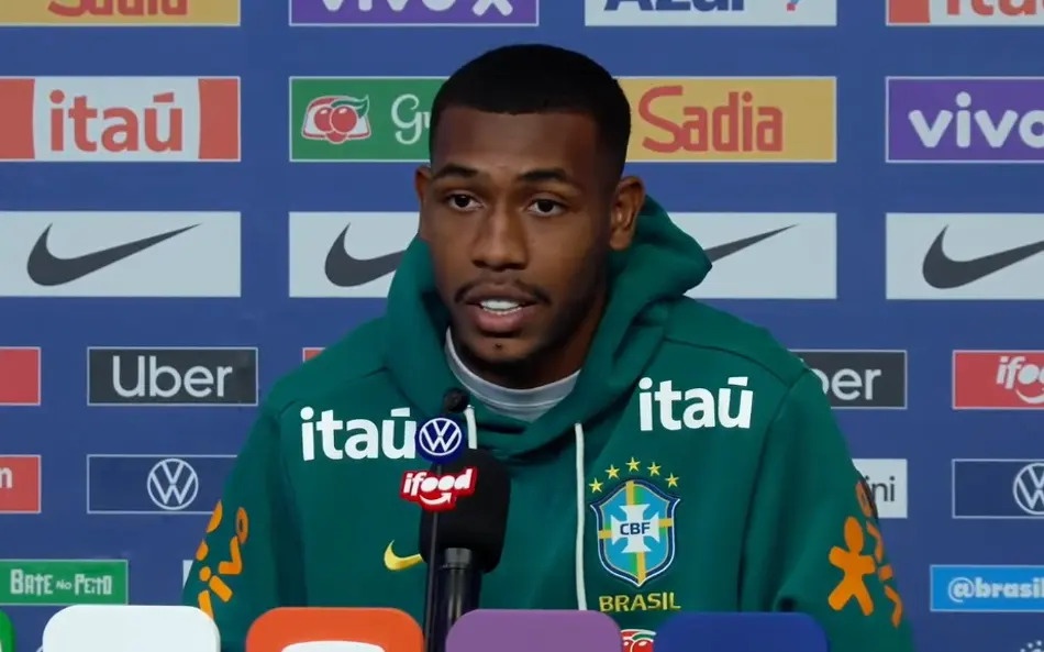 Rayan em coletiva da Seleção Brasileira