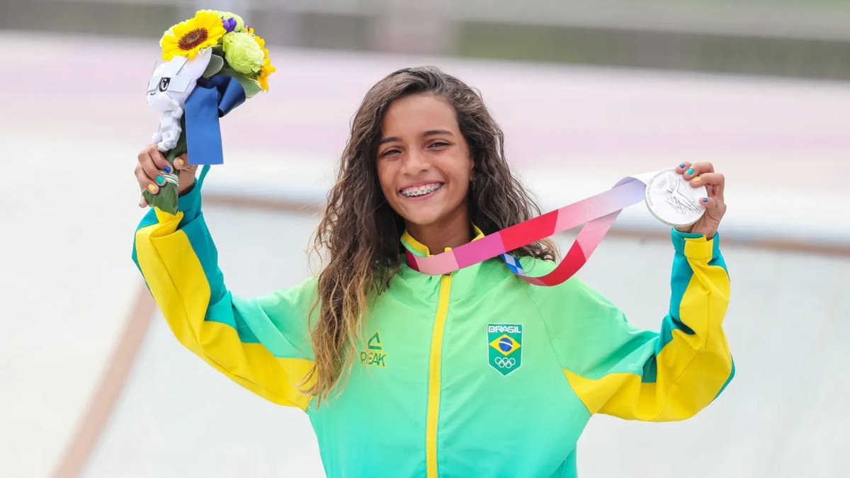 Rayssa Leal confirmou sua bissexualidade em interação com seguidores nas redes sociais.
