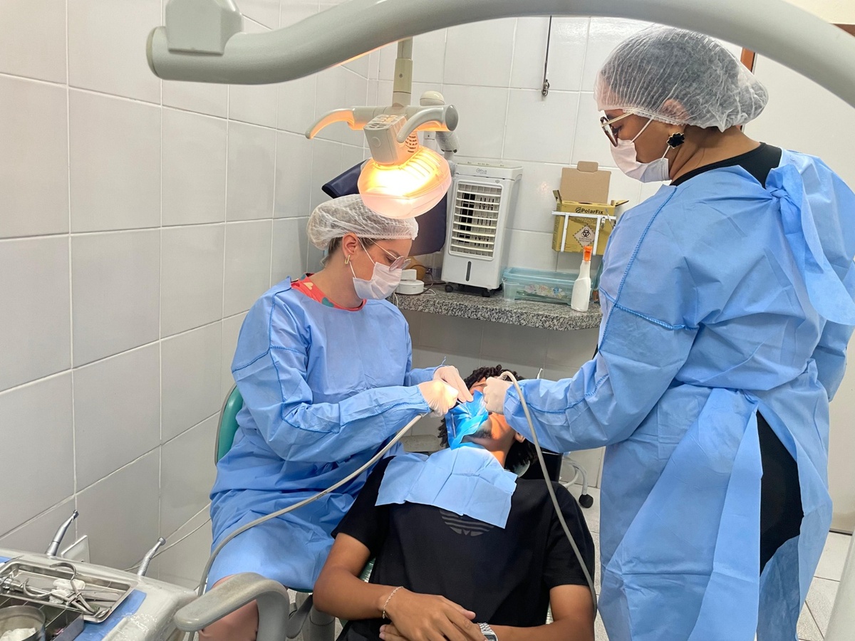 Reabertura de consultórios amplia acesso da população aos serviços odontológicos em Teresina.
