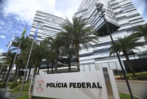 Sistema da Defesa Civil foi retirado do ar após envio de alertas falsos para milhões de celulares.