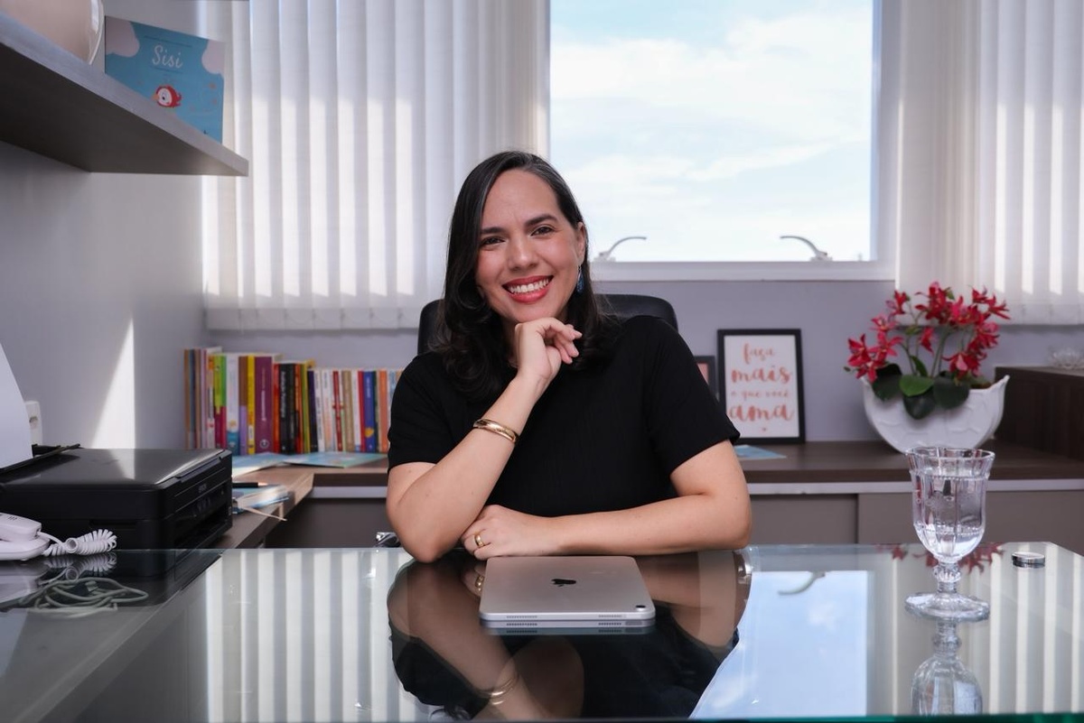 Stela Ananda de Barros, autora do livro "O Mágico Abraço"