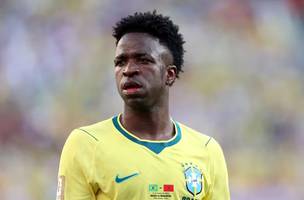 Vinícius Júnior marcou o gol do Brasil, mas admitiu desempenho abaixo do esperado na estreia. (Foto: Dan Mullan/Getty Images/AFP)