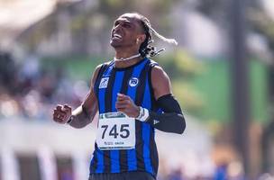 Alison dos Santos, campeão mundial (Foto: GUSTAVO ALVES/CBAT)